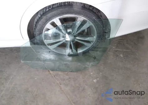 2016 Mercedes-Benz E 350 z USA, uszkodzony, nr VIN WDDHF5KB4GB203491